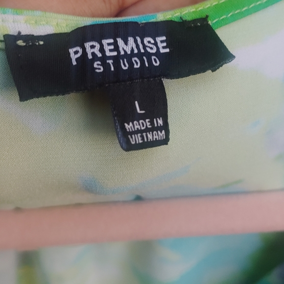 Top - Picture 3 of 4